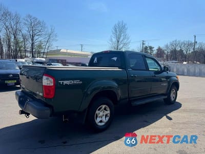Trzecie zdjęcie samochodu z tyłu: 2004 TOYOTA TUNDRA DOUBLE CAB LIMITED VIN:5TBDT48154S436464 - miniatura