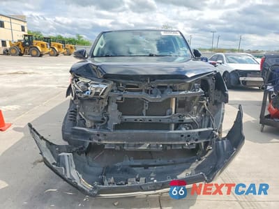 Piąte zdjęcie samochodu w środku: 2016 TOYOTA 4RUNNER LIMITED VIN:JTEZU5JR2G5127198 - miniatura