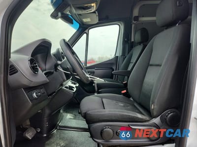 Zdjęcie 7 z 13 samochodu: 2021 MERCEDES BENZ SPRINTER 2500 DELIVERY VAN VIN:W1Y4DCHY8MT047102 - miniatura