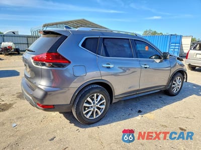Trzecie zdjęcie samochodu z tyłu: 2017 NISSAN ROGUE SV VIN:KNMAT2MT2HP573352 - miniatura