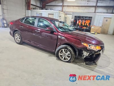 Czwarte zdjęcie samochodu z boku: 2016 KIA OPTIMA LX VIN:5XXGT4L36GG015677 - miniatura