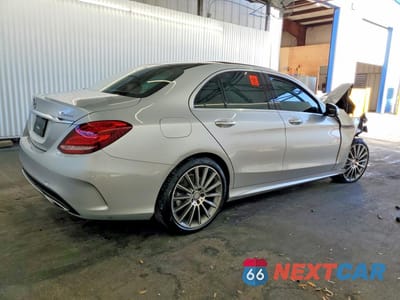 Trzecie zdjęcie samochodu z tyłu: 2015 MERCEDES-BENZ C 400 4MATIC VIN:55SWF6GB8FU027605 - miniatura