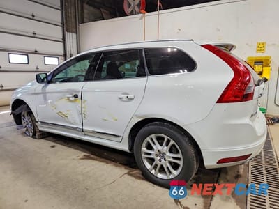 Drugie zdjęcie samochodu z przodu: 2016 VOLVO XC60 T5 PREMIER VIN:YV4612RKXG2803255 - miniatura