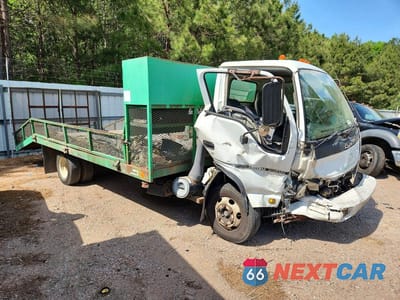 Czwarte zdjęcie samochodu z boku: 2006 ISUZU NPR VIN:4KLB4B1U66J802047 - miniatura