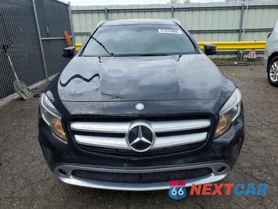 Piąte zdjęcie samochodu w środku: 2017 MERCEDES-BENZ GLA 250 4MATIC VIN:WDCTG4GB4HJ297541 - miniatura