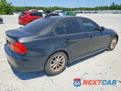 Trzecie zdjęcie samochodu z tyłu: 2010 BMW 328 I VIN:WBAPH7C59AA800022 - miniatura