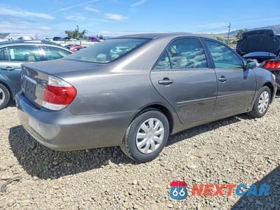 Trzecie zdjęcie samochodu z tyłu: 2005 TOYOTA CAMRY LE VIN:4T1BE32K45U569214 - miniatura