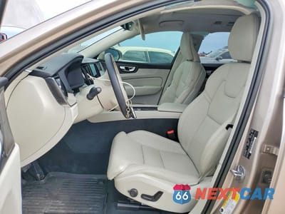 Zdjęcie 7 z 13 samochodu: 2023 VOLVO XC60 ULTIMATE VIN:YV4L12RA7P1319270 - miniatura