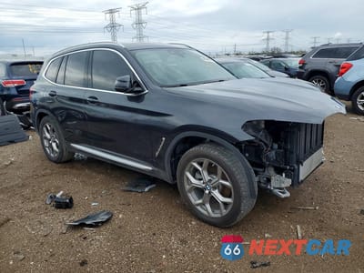 Czwarte zdjęcie samochodu z boku: 2021 BMW X3 SDRIVE30I VIN:5UXTY3C09M9H28390 - miniatura