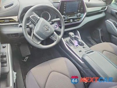Zdjęcie 8 z 12 samochodu: 2022 TOYOTA HIGHLANDER LE VIN:5TDZZRAH8NS135740 - miniatura