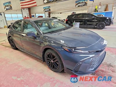 Czwarte zdjęcie samochodu z boku: 2025 TOYOTA CAMRY SE VIN:4T1DAACK2SU632703 - miniatura