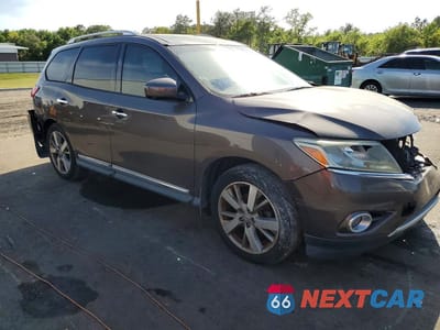 Czwarte zdjęcie samochodu z boku: 2015 NISSAN PATHFINDER S VIN:5N1AR2MNXFC664076 - miniatura