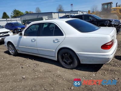 Drugie zdjęcie samochodu z przodu: 2000 MERCEDES-BENZ E 320 VIN:WDBJF65J8YA971162 - miniatura