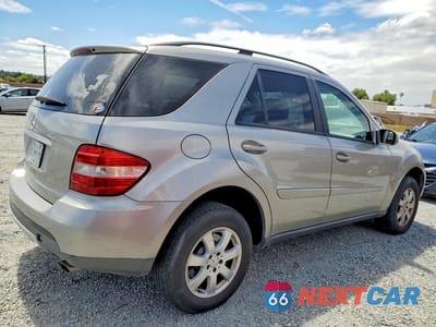 Trzecie zdjęcie samochodu z tyłu: 2006 MERCEDES-BENZ ML 350 VIN:4JGBB86E86A009855 - miniatura