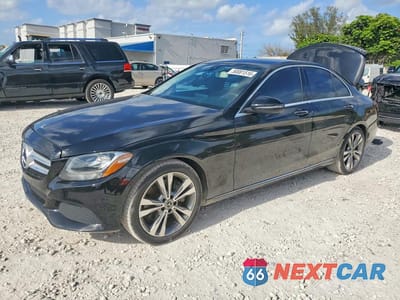 2017 MERCEDES-BENZ C 300 55SWF4JB8HU214696 - główne zdjęcie licytacji z USA - miniatura