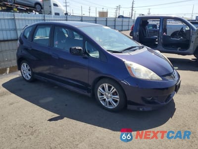 Czwarte zdjęcie samochodu z boku: 2009 HONDA FIT VIN:JHMGE88439S015789 - miniatura