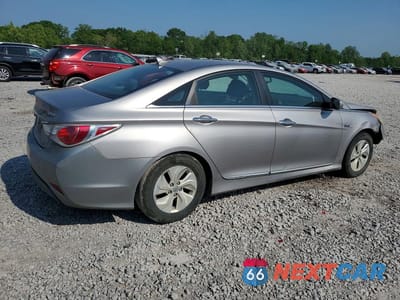 Trzecie zdjęcie samochodu z tyłu: 2013 HYUNDAI SONATA HYBRID VIN:KMHEC4A48DA078995 - miniatura