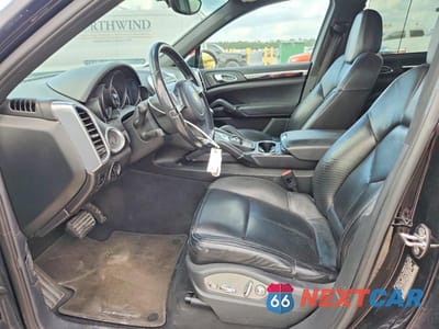Zdjęcie 7 z 12 samochodu: 2012 PORSCHE CAYENNE VIN:WP1AA2A26CLA05749 - miniatura