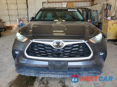 Piąte zdjęcie samochodu w środku: 2020 TOYOTA HIGHLANDER XLE VIN:5TDGZRBH7LS509788 - miniatura