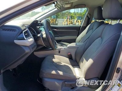 Zdjęcie 7 z 12 samochodu: 2018 TOYOTA CAMRY L VIN:4T1B11HK7JU536208 - miniatura