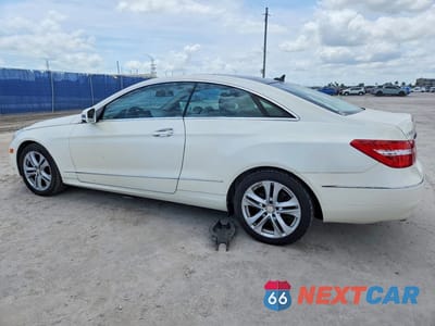 Drugie zdjęcie samochodu z przodu: 2010 MERCEDES-BENZ E 350 VIN:WDDKJ5GB8AF046805 - miniatura