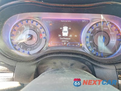 Zdjęcie 9 z 12 samochodu: 2018 CHRYSLER 300 S VIN:2C3CCAGG7JH181631 - miniatura