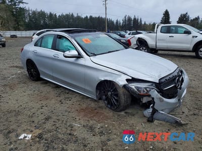 Czwarte zdjęcie samochodu z boku: 2015 MERCEDES-BENZ C 400 4MATIC VIN:55SWF6GB5FU041185 - miniatura