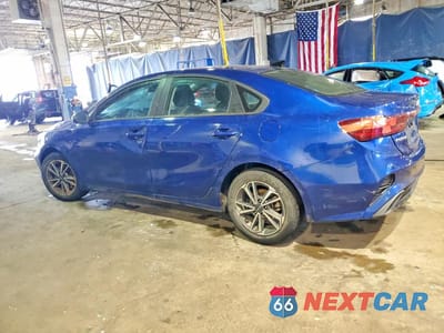 Drugie zdjęcie samochodu z przodu: 2023 KIA FORTE LXS VIN:3KPF24AD0PE652650 - miniatura