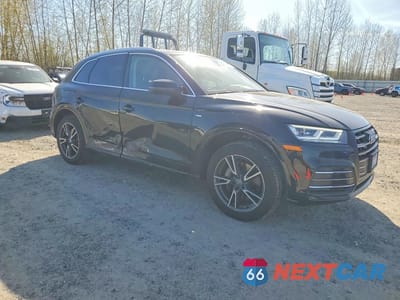 Czwarte zdjęcie samochodu z boku: 2020 AUDI Q5 E PREMIUM PLUS VIN:WA1E2AFY8L2056936 - miniatura