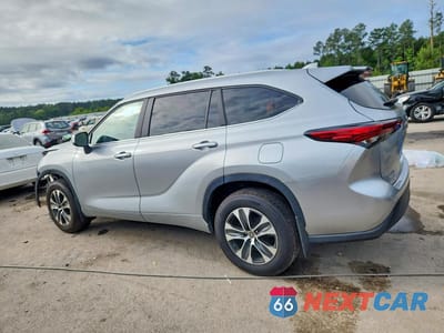 Drugie zdjęcie samochodu z przodu: 2023 TOYOTA HIGHLANDER XLE VIN:5TDKDRBHXPS501070 - miniatura