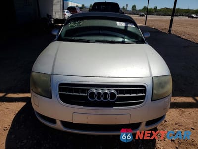 Piąte zdjęcie samochodu w środku: 2004 AUDI TT VIN:TRUSC28N241008151 - miniatura