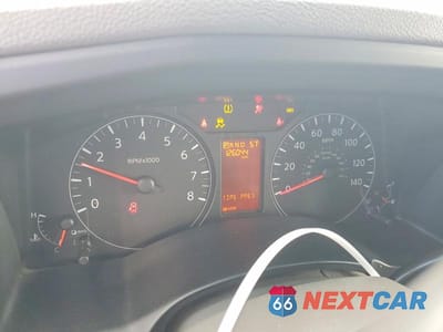 Zdjęcie 9 z 13 samochodu: 2019 NISSAN NV 2500 UTILITY / SERVICE VAN VIN:1N6BF0KY9KN806576 - miniatura