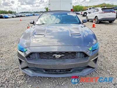 Piąte zdjęcie samochodu w środku: 2019 FORD MUSTANG VIN:1FATP8UHXK5149132 - miniatura