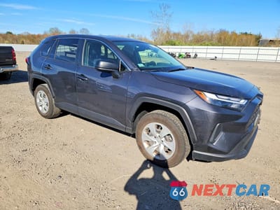 Czwarte zdjęcie samochodu z boku: 2023 TOYOTA RAV4 LE VIN:JTMF1RFV6PD099103 - miniatura