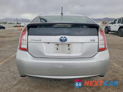 Zdjęcie 6 z 13 samochodu: 2013 TOYOTA PRIUS THREE VIN:JTDKN3DU2D1716505 - miniatura
