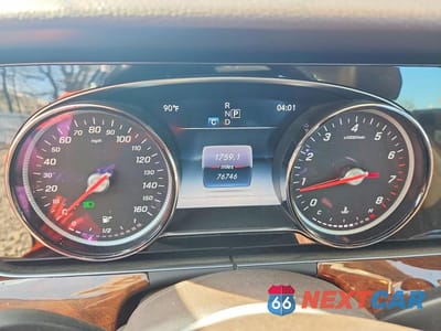 Zdjęcie 9 z 12 samochodu: 2017 MERCEDES-BENZ E 300 4MATIC VIN:WDDZF4KB7HA131109 - miniatura