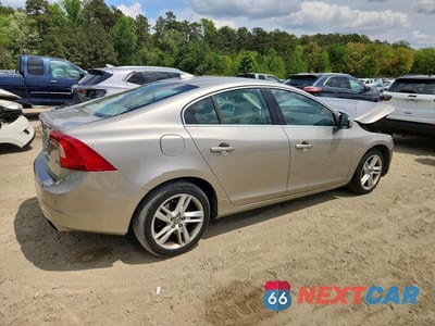 Trzecie zdjęcie samochodu z tyłu: 2014 VOLVO S60 T5 VIN:YV1612FSXE2287736 - miniatura
