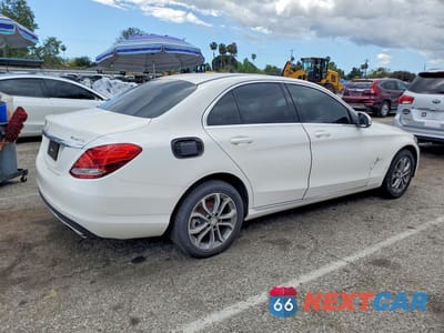 Trzecie zdjęcie samochodu z tyłu: 2015 MERCEDES-BENZ C 300 4MATIC VIN:55SWF4KBXFU029111 - miniatura