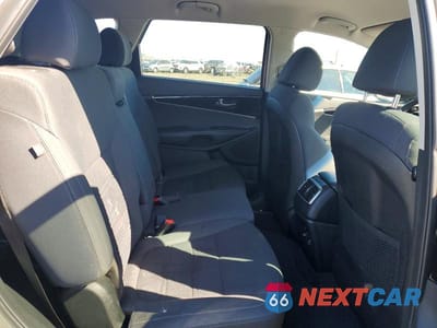 Zdjęcie 11 z 13 samochodu: 2019 KIA SORENTO LX VIN:5XYPG4A39KG557237 - miniatura