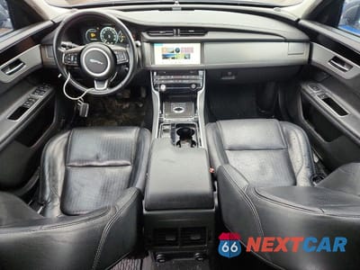 Zdjęcie 8 z 11 samochodu: 2017 JAGUAR XF PRESTIGE VIN:SAJBK4BN1HCY51688 - miniatura