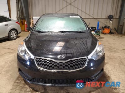 Piąte zdjęcie samochodu w środku: 2015 KIA FORTE LX VIN:KNAFK4A69F5323874 - miniatura