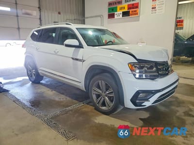 Czwarte zdjęcie samochodu z boku: 2018 VOLKSWAGEN ATLAS SE VIN:1V2PR2CA3JC524519 - miniatura