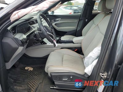 Zdjęcie 7 z 13 samochodu: 2024 AUDI Q8 E-TRON PRESTIGE VIN:WA16AAGE5RB024093 - miniatura