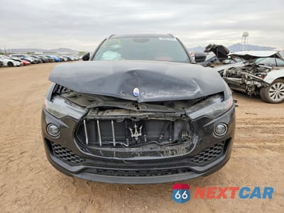 Piąte zdjęcie samochodu w środku: 2017 MASERATI LEVANTE S VIN:ZN661YUA3HX243814 - miniatura