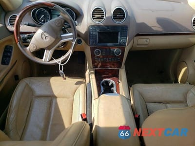Zdjęcie 8 z 13 samochodu: 2012 MERCEDES-BENZ GL 550 4MATIC VIN:4JGBF8GE4CA778139 - miniatura