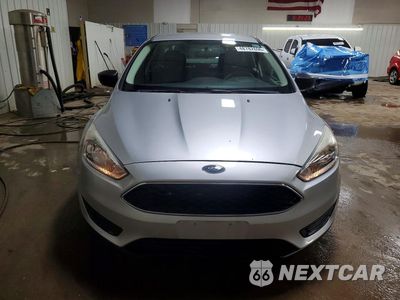 Piąte zdjęcie samochodu w środku: 2016 FORD FOCUS S VIN:1FADP3E24GL386266 - miniatura