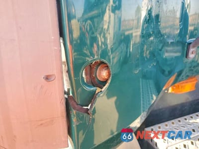 Zdjęcie 9 z 10 samochodu: 2017 MACK CXU612 SEMI TRUCK VIN:1M1AW01X0HM009655 - miniatura
