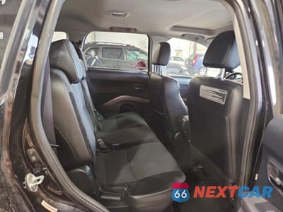 Zdjęcie 11 z 13 samochodu: 2010 MITSUBISHI OUTLANDER SE VIN:JA4JT3AW8AZ002781 - miniatura