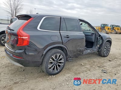 Trzecie zdjęcie samochodu z tyłu: 2022 VOLVO XC90 T6 MOMENTUM VIN:YV4A221K1N1840376 - miniatura