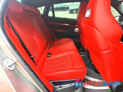 Zdjęcie 10 z 12 samochodu: 2019 BMW X6 M VIN:5YMKW8C52KLR38362 - miniatura